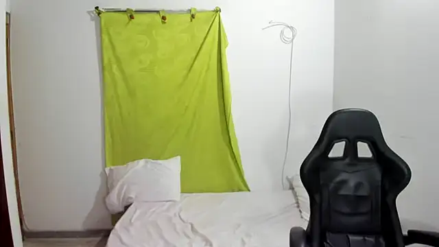 Snapshot of corzoethan chatting on 25, 6, 2026 corzoethan online show from 25, 6, 2026