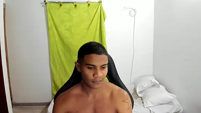 Snapshot of corzoethan chatting on 7, 7, 2026 corzoethan online show from 7, 7, 2026