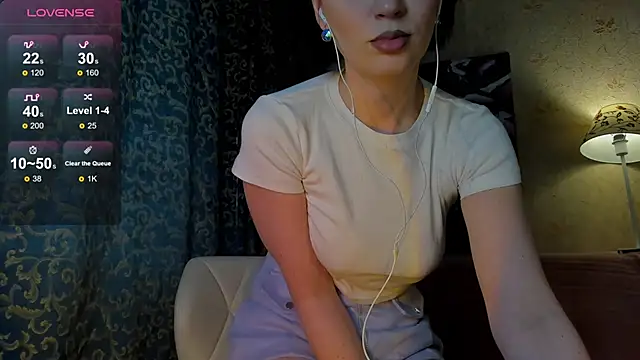 JamieAomi online show from 6, 3, 2025