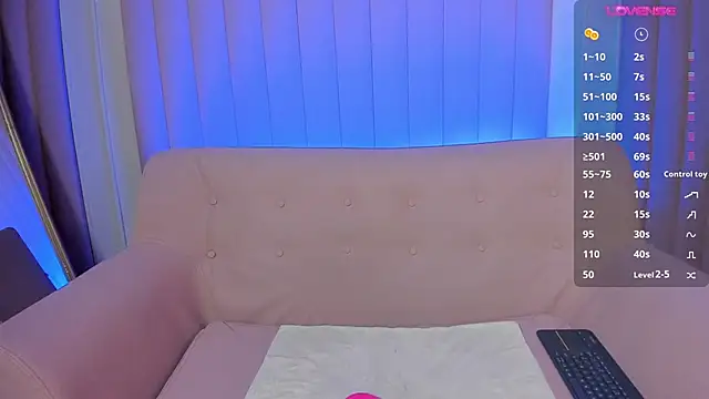 lexiethompson  online show from 27, 11, 2025