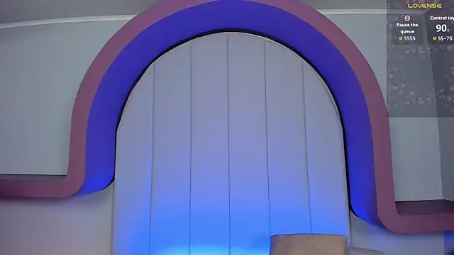 lexiethompson  online show from 12, 9, 2025