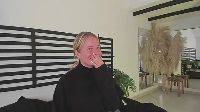 Snapshot of stefanny_ruiz_ chatting on 18, 2, 2025 stefanny ruiz online show from 18, 2, 2025