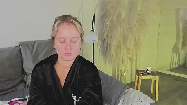 Snapshot of stefanny_ruiz_ chatting on 24, 2, 2025 stefanny ruiz online show from 24, 2, 2025