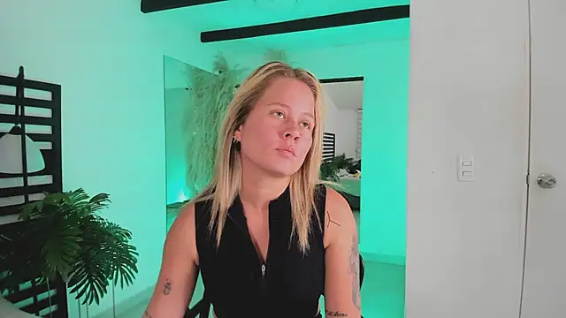 Snapshot of stefanny_ruiz_ chatting on 28, 1, 2025 stefanny ruiz online show from 28, 1, 2025