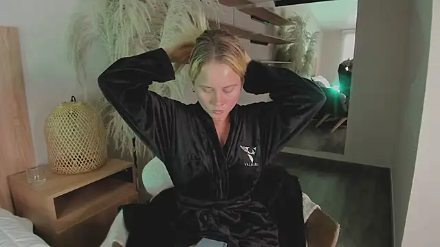 Snapshot of stefanny_ruiz_ chatting on 8, 3, 2025 stefanny ruiz online show from 8, 3, 2025