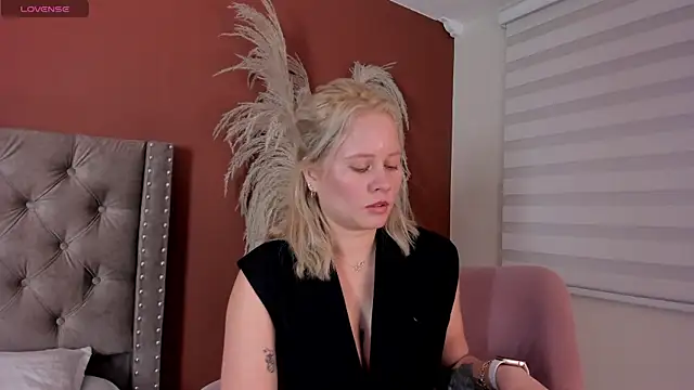 Snapshot of stefanny_ruiz_ chatting on 13, 1, 2026 stefanny ruiz online show from 13, 1, 2026