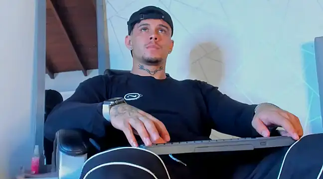 Snapshot of NoahhBrown chatting on 20, 3, 2025 NoahhBrown online show from 20, 3, 2025