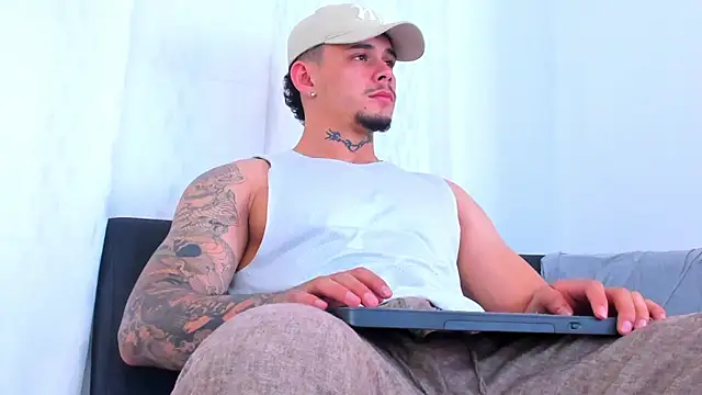 Snapshot of NoahhBrown chatting on 24, 10, 2025 NoahhBrown online show from 24, 10, 2025