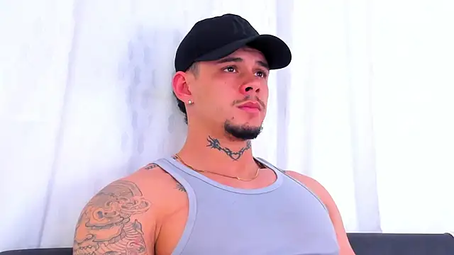 Snapshot of NoahhBrown chatting on 29, 10, 2025 NoahhBrown online show from 29, 10, 2025