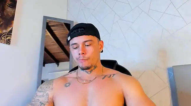 Snapshot of NoahhBrown chatting on 7, 3, 2025 NoahhBrown online show from 7, 3, 2025