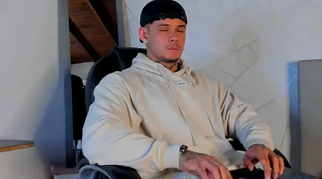 Snapshot of NoahhBrown chatting on 23, 3, 2025 NoahhBrown online show from 23, 3, 2025