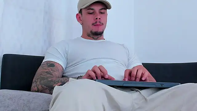 NoahhBrown online show from 25, 3, 2026