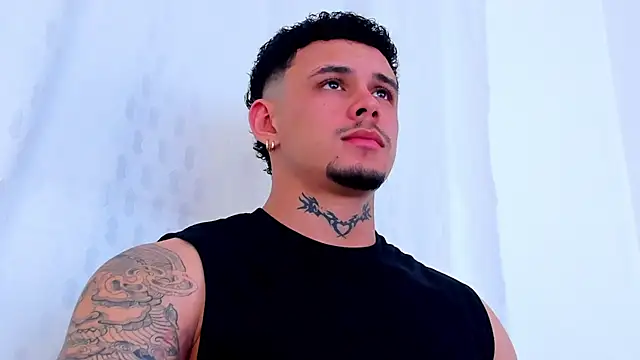 Snapshot of NoahhBrown chatting on 9, 11, 2025 NoahhBrown online show from 9, 11, 2025