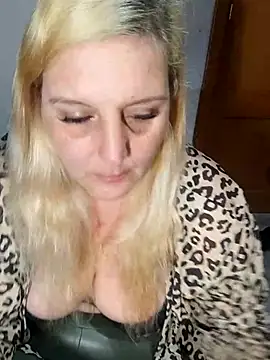 Snapshot of BecciDeluxe chatting on 19, 2, 2026 BecciDeluxe online show from 19, 2, 2026