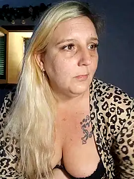 BecciDeluxe online show from 19, 5, 2026