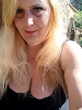 Snapshot of BecciDeluxe chatting on 23, 2, 2026 BecciDeluxe online show from 23, 2, 2026