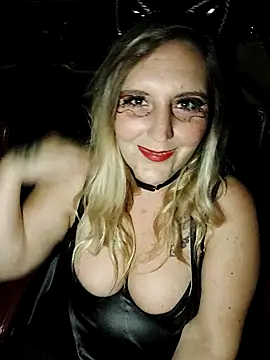 BecciDeluxe online show from 31, 10, 2025