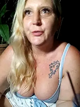 Snapshot of BecciDeluxe chatting on 16, 6, 2026 BecciDeluxe online show from 16, 6, 2026
