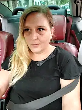 BecciDeluxe online show from 22, 9, 2025