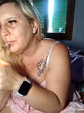 BecciDeluxe online show from 4, 5, 2026