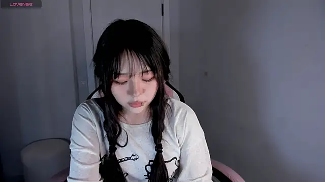 hee young11 online show from 26, 10, 2025