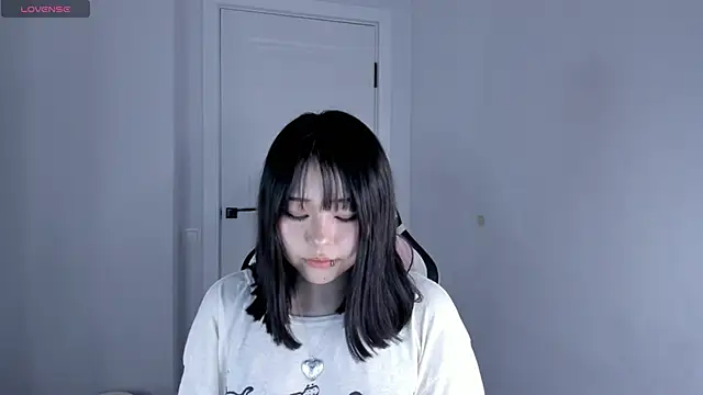 hee young11 online show from 4, 12, 2025