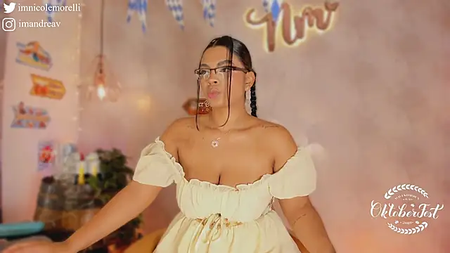 Nicolemorelli2 online show from 4, 10, 2025