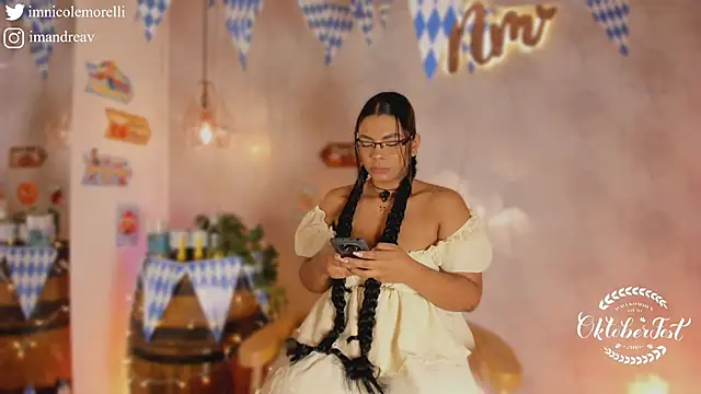 Nicolemorelli2 online show from 2, 10, 2025