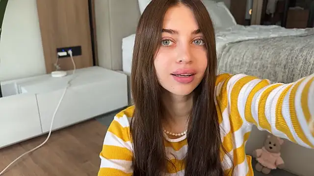 Elsa Ice online show from 2, 2, 2025