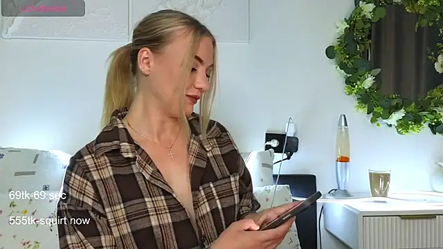 Maria Shy online show from 10, 9, 2025