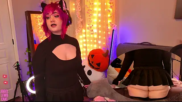 Angel-Lewd-Cake online show from 11, 9, 2025