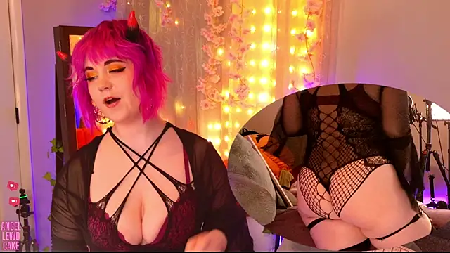 Angel-Lewd-Cake online show from 23, 10, 2025