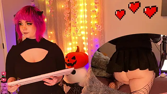 Angel-Lewd-Cake online show from 16, 11, 2025