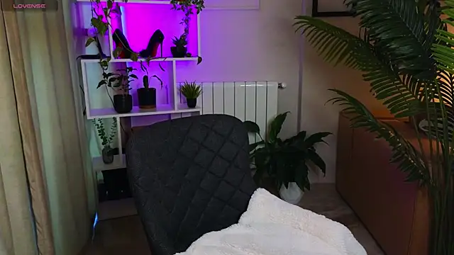 Lina-hill online show from 30, 11, 2025