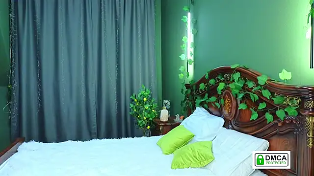 Charlotte wow online show from 11, 3, 2025