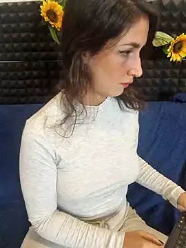 Snapshot of Stefania_PT chatting on 6, 11, 2025 Stefania PT online show from 6, 11, 2025