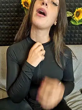 Snapshot of Stefania_PT chatting on 15, 10, 2025 Stefania PT online show from 15, 10, 2025