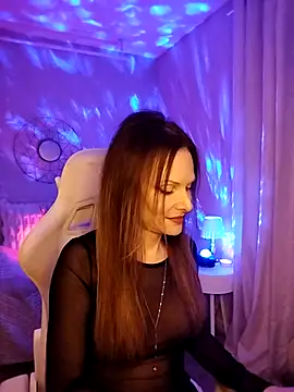 Luna Kitanna online show from 4, 12, 2025