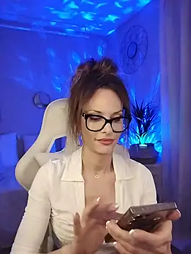 Snapshot of Luna_Kitanna chatting on 7, 7, 2026 Luna Kitanna online show from 7, 7, 2026