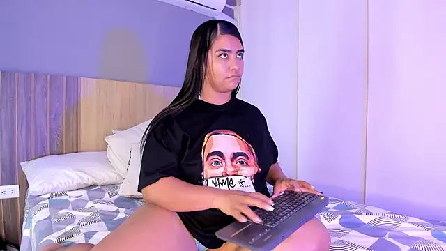 hannnasmith online show from 22, 11, 2025