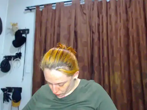 Snapshot of Redhead_incandy chatting on 5, 7, 2026 Redhead incandy online show from 5, 7, 2026