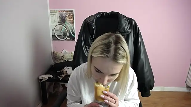 viktoria lovely online show from 9, 4, 2026