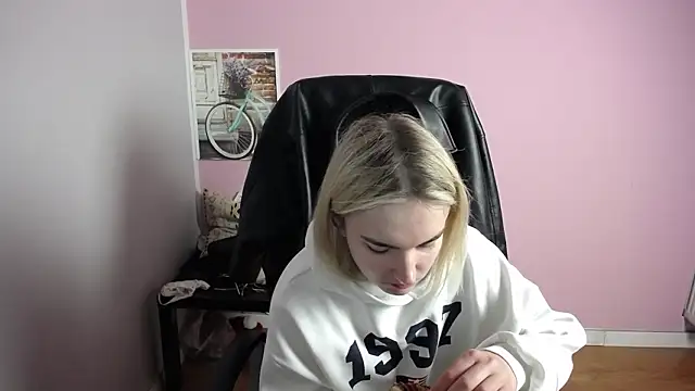 viktoria lovely online show from 27, 3, 2026