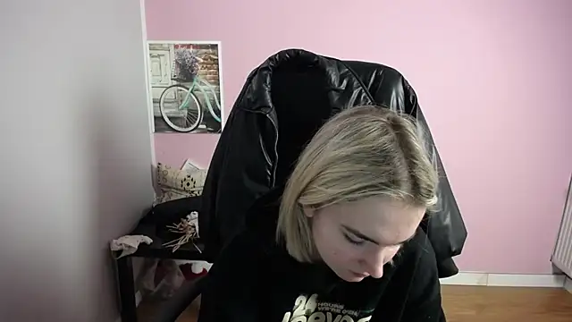 viktoria lovely online show from 10, 4, 2026