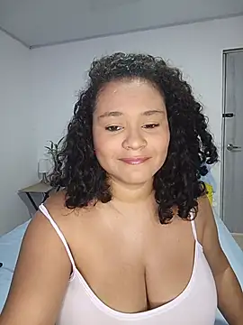 Snapshot of Youprinces2025 chatting on 23, 7, 2026 Youprinces2025 online show from 23, 7, 2026
