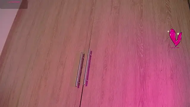 aidaadams online show from 24, 10, 2025