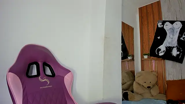 Alika01 online show from 5, 12, 2025