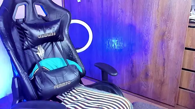 Demian cute18 online show from 16, 4, 2026