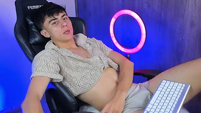 Demian cute18 online show from 25, 2, 2026