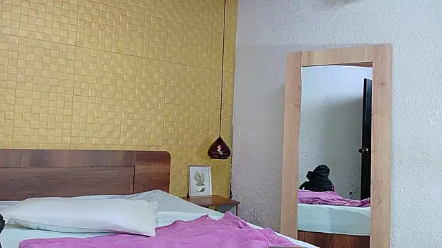 Mrs booty online show from 14, 3, 2025